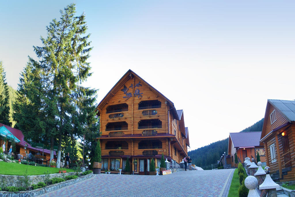 Hotel Арніка Synevyrsʼka Polyana Exterior foto