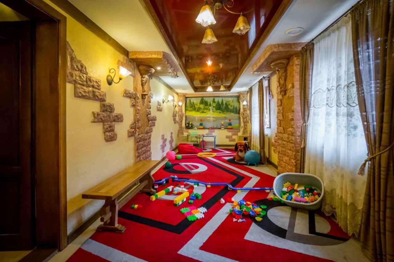 Hotel Арніка Synevyrsʼka Polyana Exterior foto